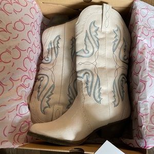 Ivory cowgirl boots